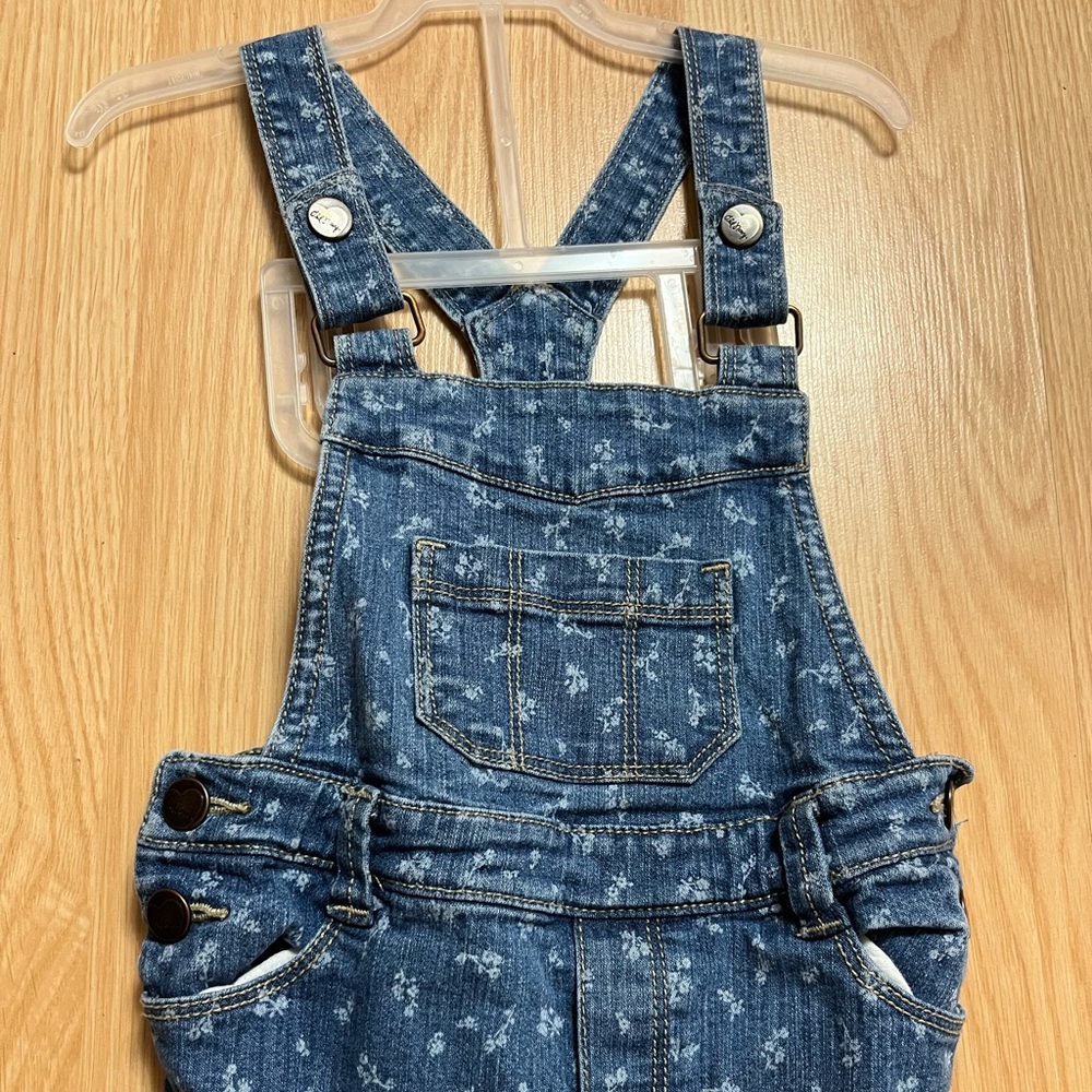 Old Navy overalls. Size 3T